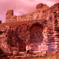 H001052 Holy Cross Chapel, Hastings Castle c.1960 - Flickr - East Sussex Libraries Historical Photos.jpg